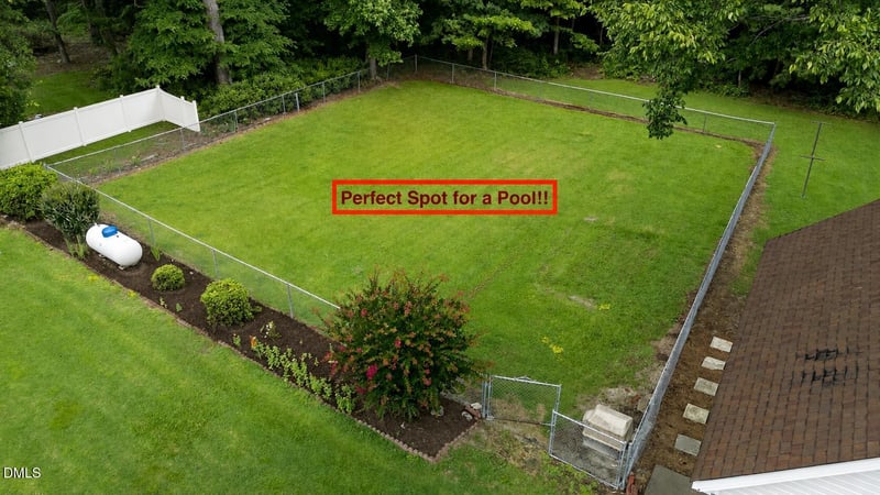 541 Mallie Pearce Rd, Zebulon, NC 27597