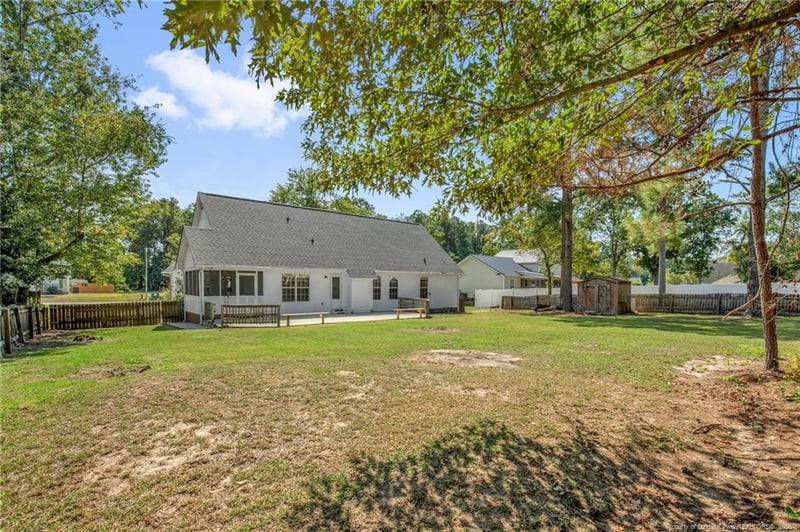 5416 Finish Line Dr, Hope Mills, NC 28348