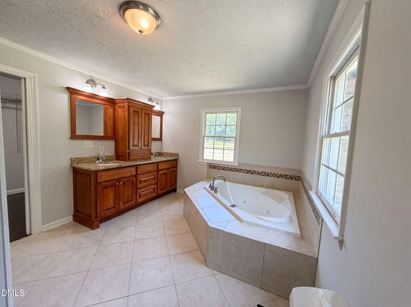 5416 Shipman Rd, Hope Mills, NC 28348