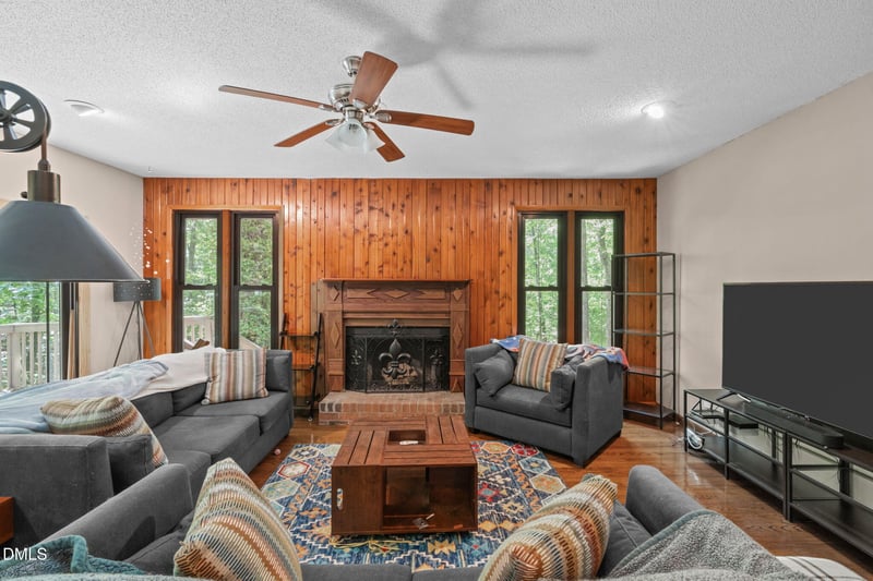 5421 Hideaway Dr, Chapel Hill, NC 27516