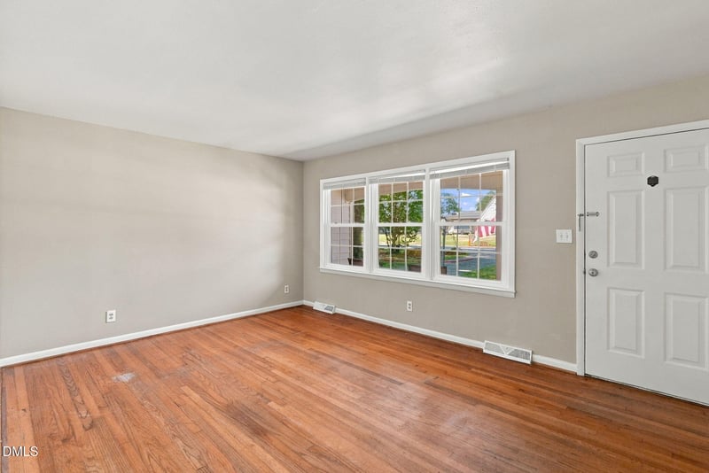 544 N Dunn St, Angier, NC 27501