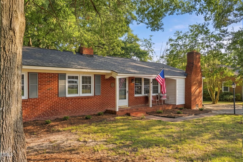 544 N Dunn St, Angier, NC 27501