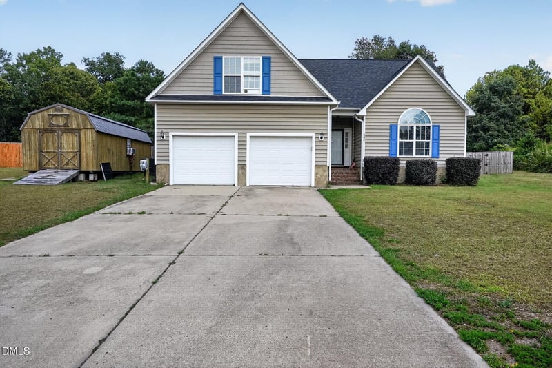 545 Colonial Hills Dr, Lillington, NC 27546