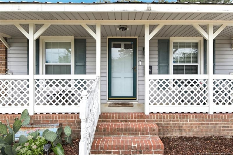 547 Farmview Dr, Fayetteville, NC 28311