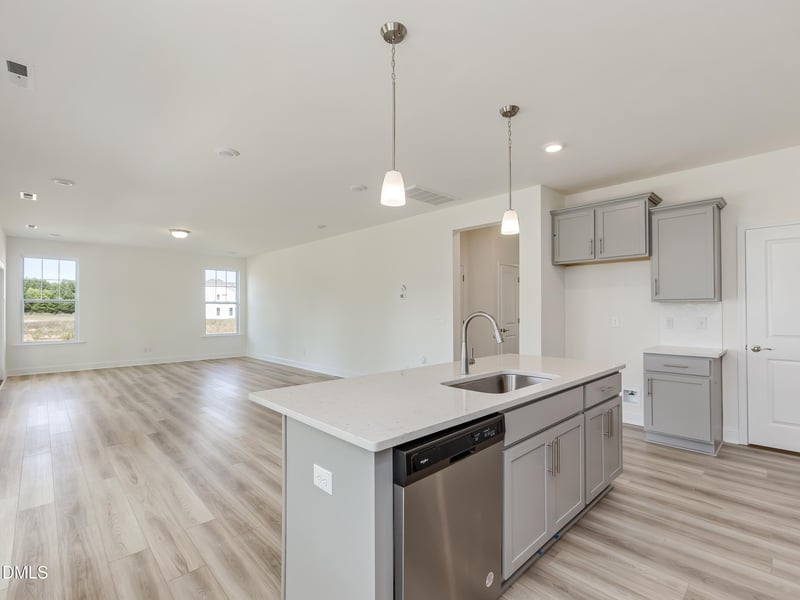 548 Hipwood Dr, Zebulon, NC 27597