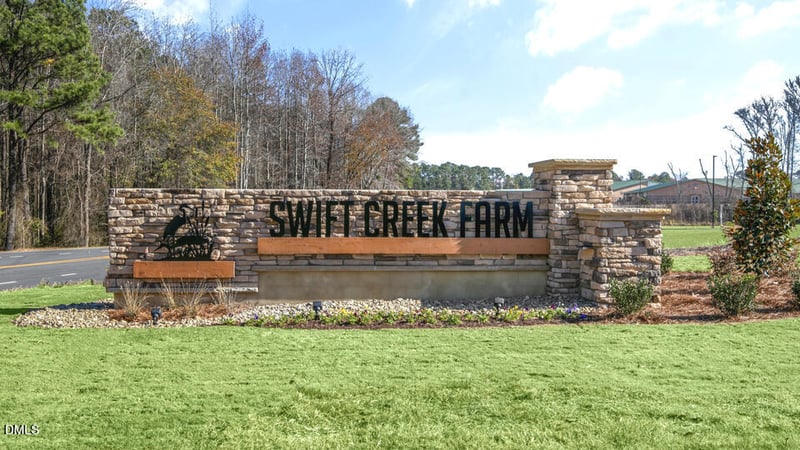 549 Swift Creek Farm Ln, Clayton, NC 27520