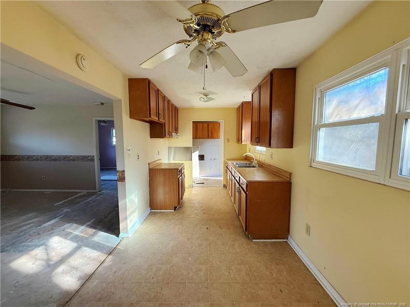 5503 River Rd, Hope Mills, NC 28348