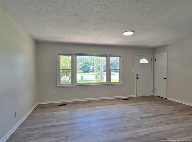 5512 Mesa Dr, Fayetteville, NC 28303