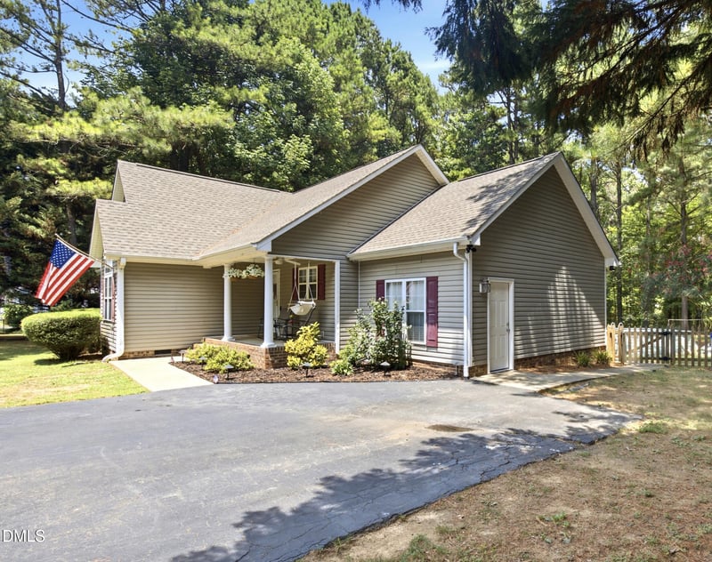 5515 Pine Meadow Ln, Mebane, NC 27302