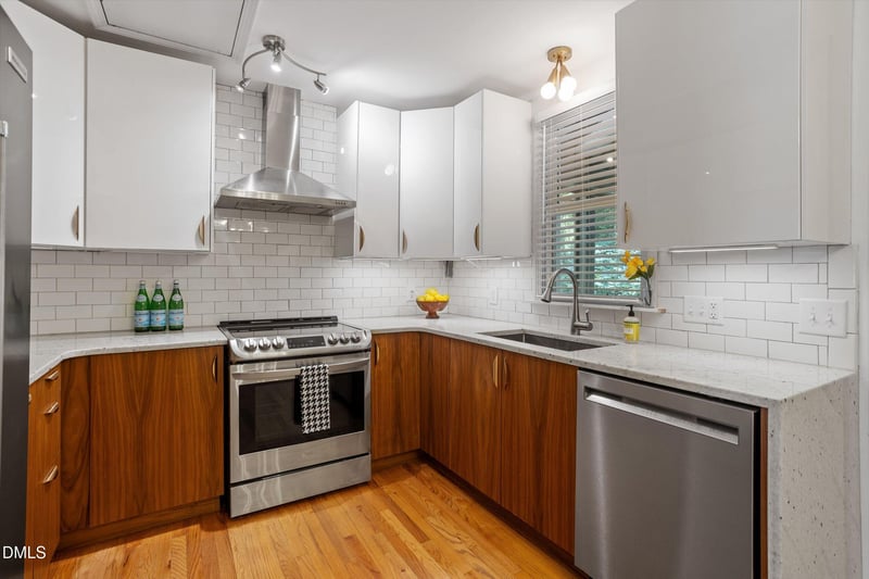 552 Moseley Ln, Raleigh, NC 27601