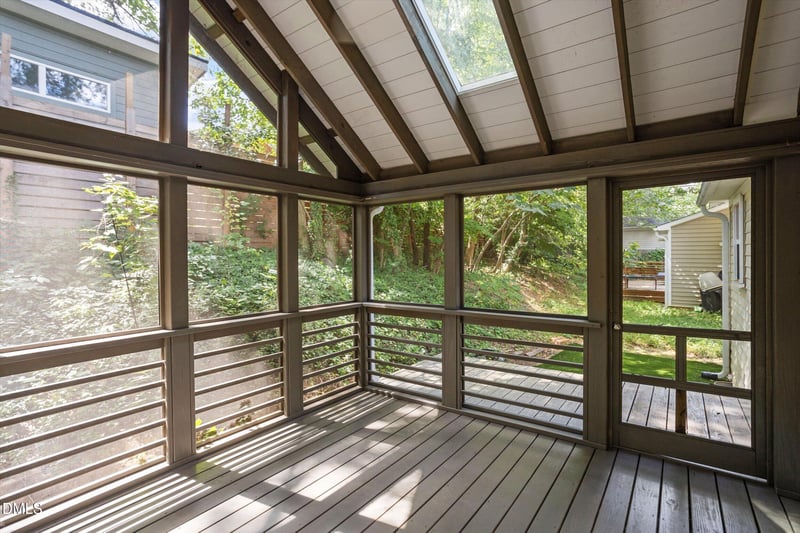 552 Moseley Ln, Raleigh, NC 27601