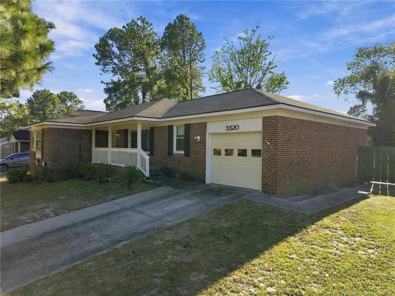 5520 Lawnwood Dr, Fayetteville, NC 28304
