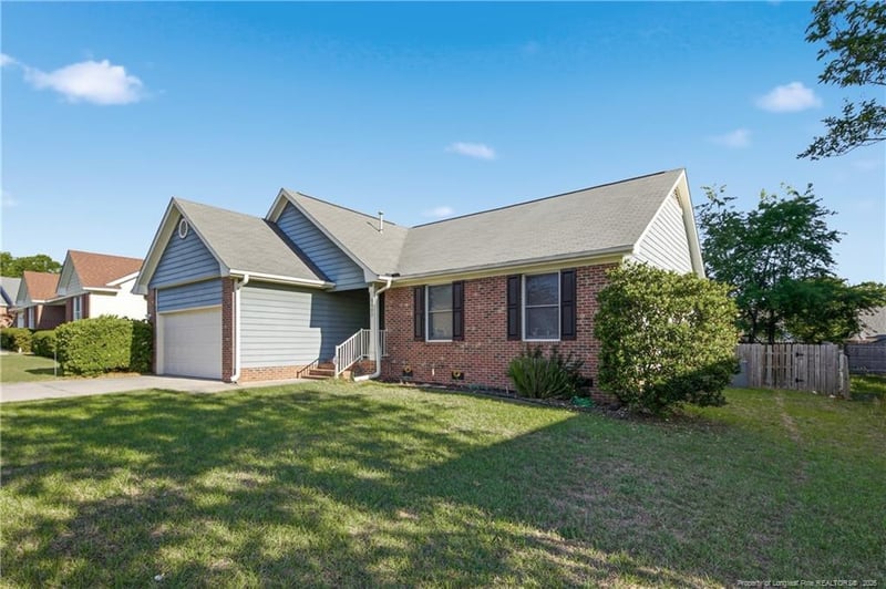 5532 Bear Creek Cir, Fayetteville, NC 28304