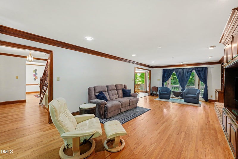 5537 Parkwood Dr, Raleigh, NC 27612