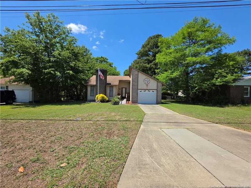 556 Glensford Dr, Fayetteville, NC 28314