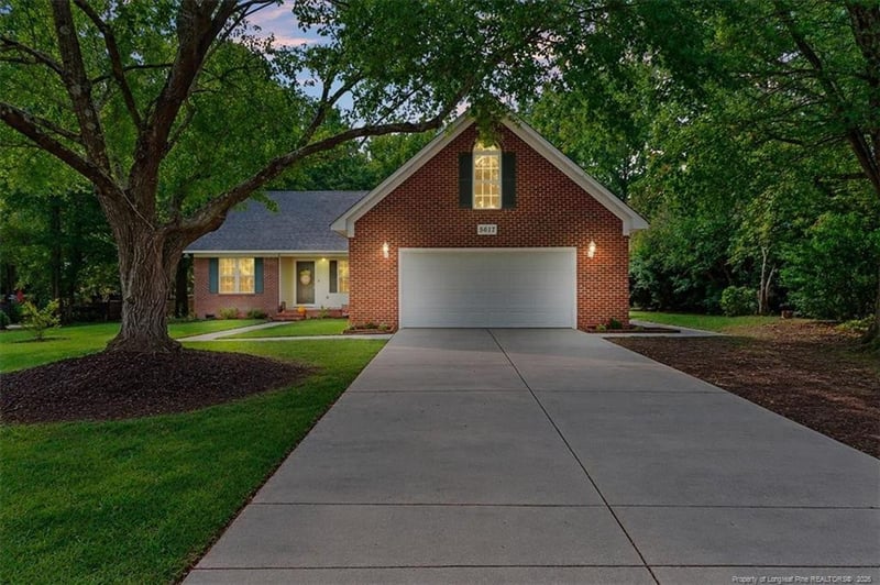 5617 Finish Line Dr, Hope Mills, NC 28348