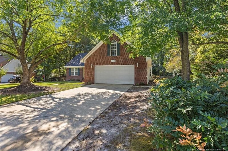5617 Finish Line Dr, Hope Mills, NC 28348