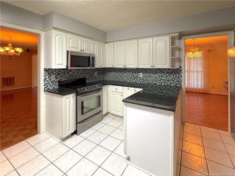 5622 Weatherford Rd, Fayetteville, NC 28303
