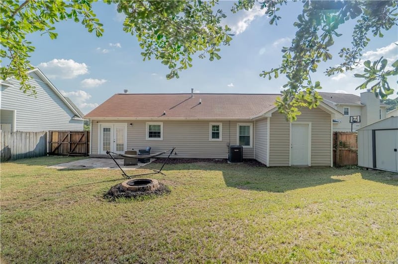 5652 Pepperbush Dr, Fayetteville, NC 28304