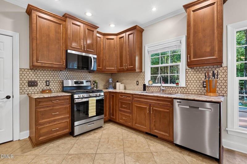 567 Timberknoll Ln, Wake Forest, NC 27587