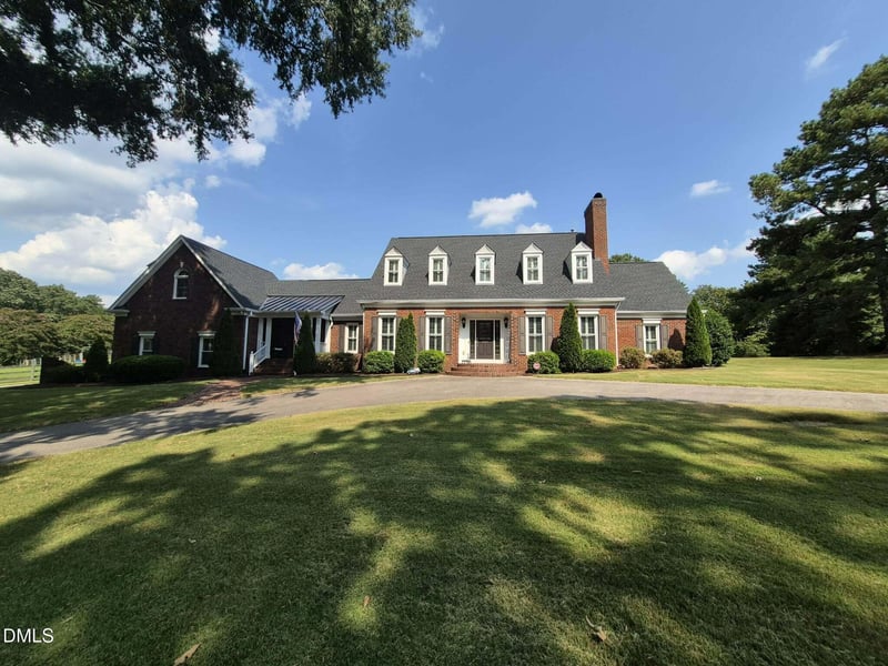 5708 Castlebrook Dr, Raleigh, NC 27604