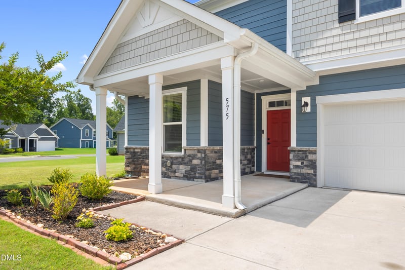 575 Kayak Ct, Mebane, NC 27302