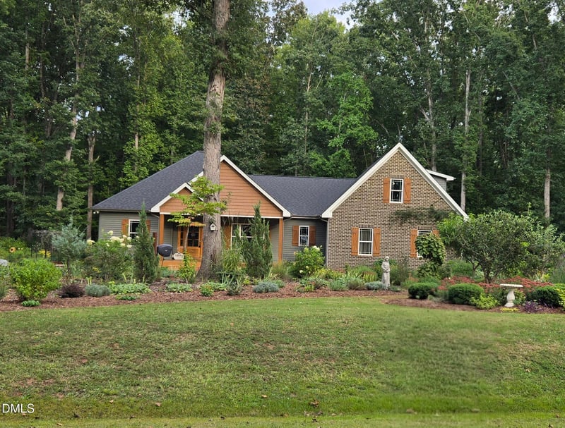 5758 Ironwood Dr, Snow Camp, NC 27349