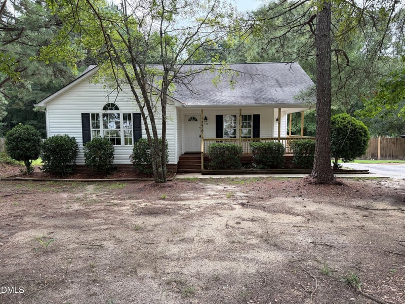 576 Sunray Dr, Clayton, NC 27520