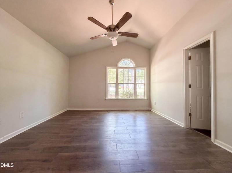 576 Sunray Dr, Clayton, NC 27520