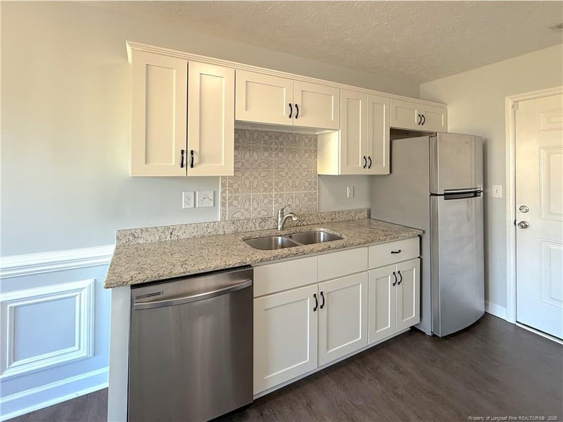 5800 Pepperbush Dr, Fayetteville, NC 28304
