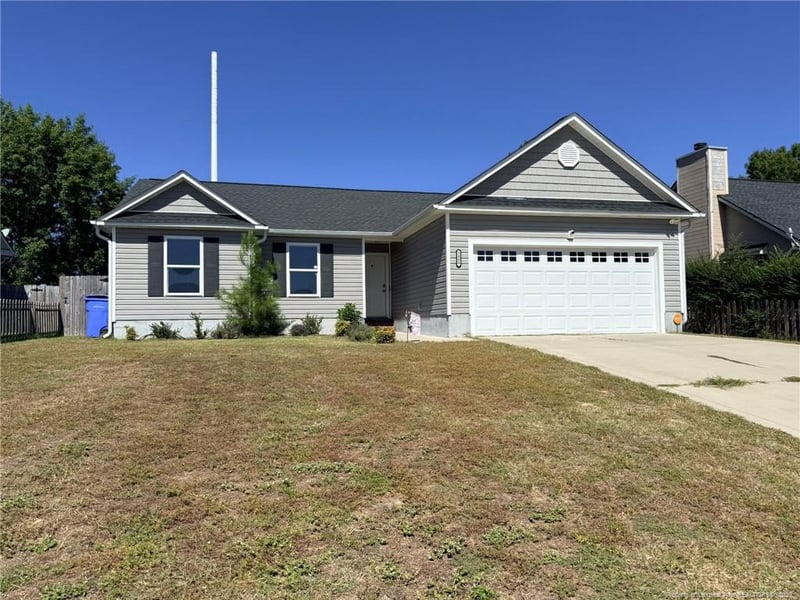 5800 Pepperbush Dr, Fayetteville, NC 28304