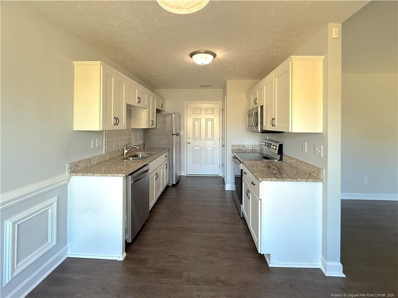5800 Pepperbush Dr, Fayetteville, NC 28304