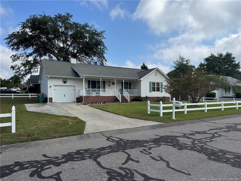 5826 Bloomsbury Dr, Fayetteville, NC 28306