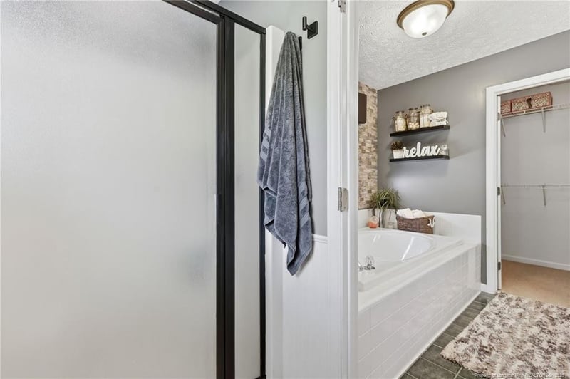 5829 Finish Line Dr, Hope Mills, NC 28348