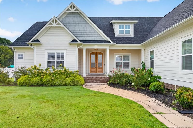 5832 Dottie Cir, Hope Mills, NC 28348
