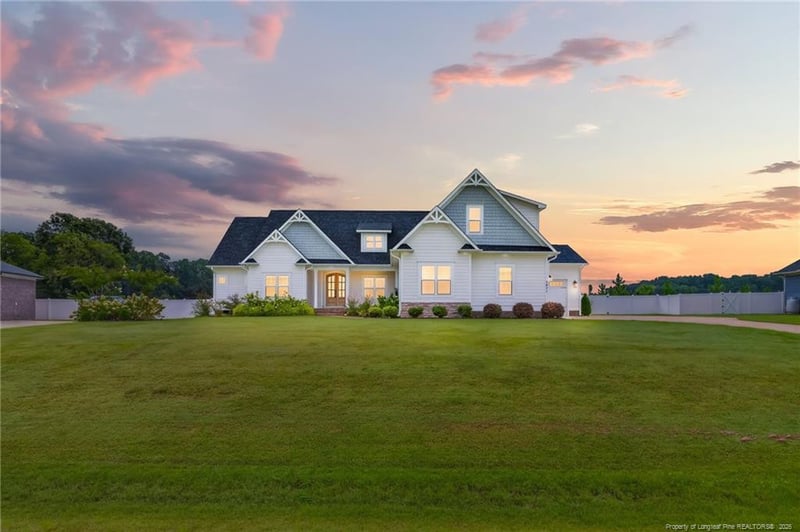 5832 Dottie Cir, Hope Mills, NC 28348