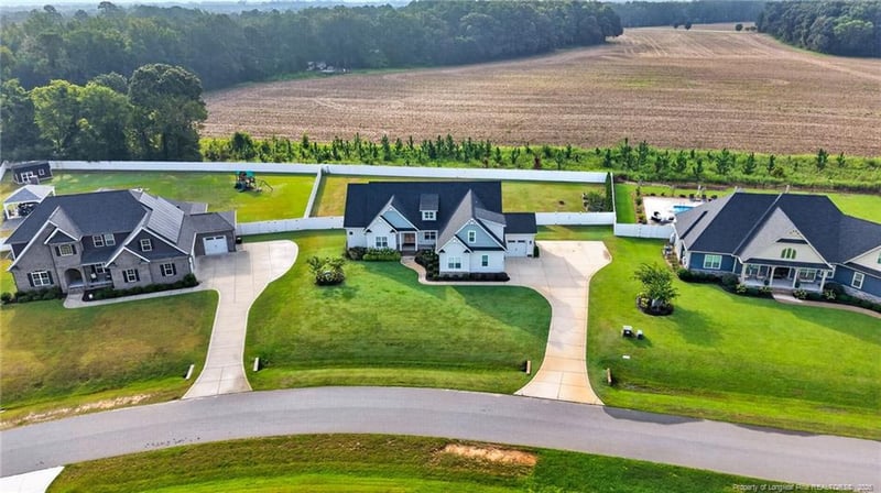 5832 Dottie Cir, Hope Mills, NC 28348