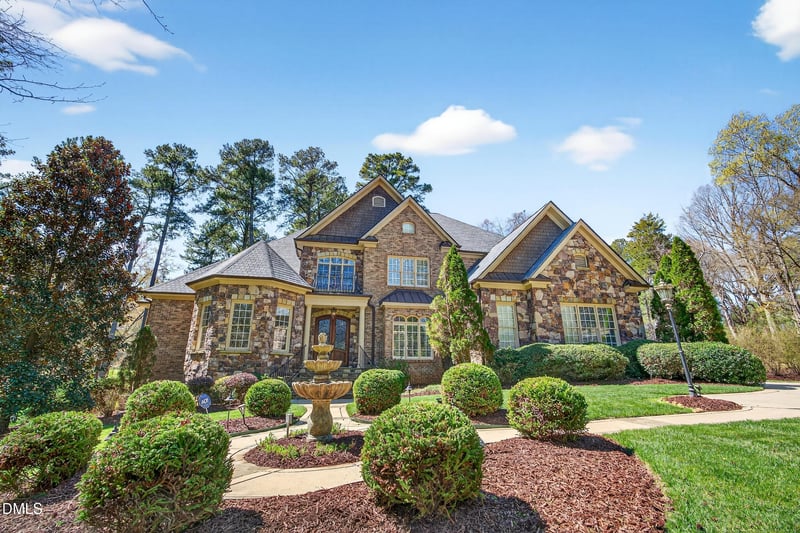 5901 Charleycote Dr, Raleigh, NC 27614