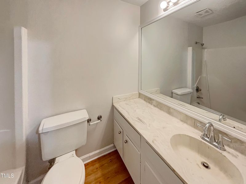 5975 Dixon Dr, Raleigh, NC 27609