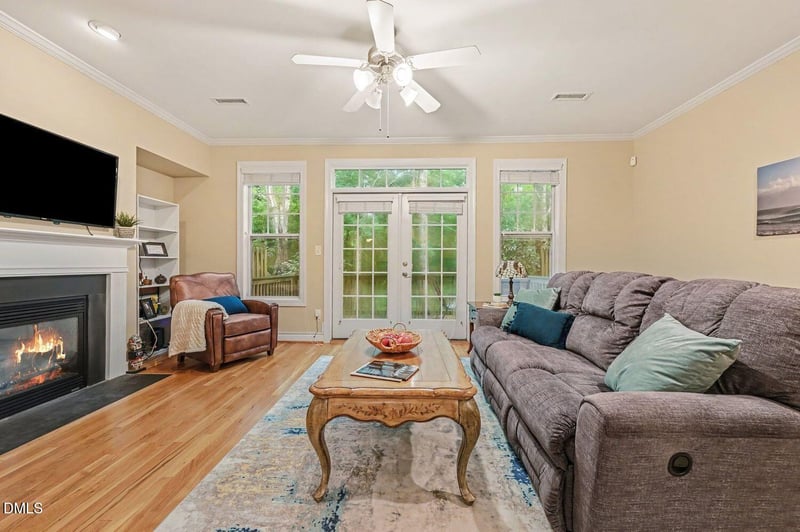 6 Abernathy Dr, Chapel Hill, NC 27517