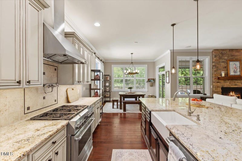 6 Beaufort Ct, Durham, NC 27713