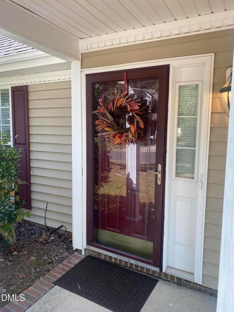 6 S Berry Meadow Ln, Durham, NC 27703