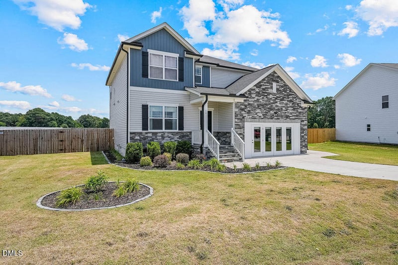 60 Olivia Crossing Ct, Four Oaks, NC 27524