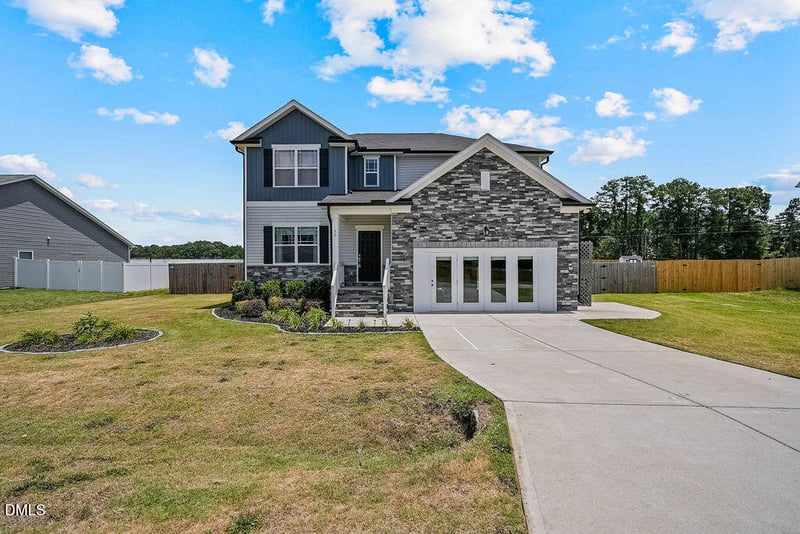 60 Olivia Crossing Ct, Four Oaks, NC 27524
