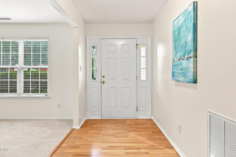 6001 Crayford Dr, Raleigh, NC 27604