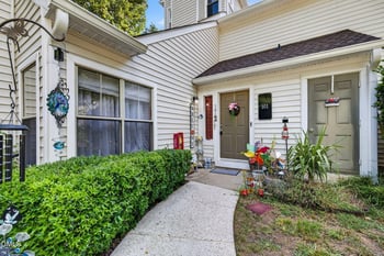 6001 Winterpointe Ln #101, Raleigh, NC 27606