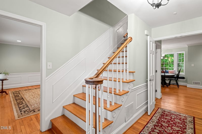 601 Ellynn Dr, Cary, NC 27511