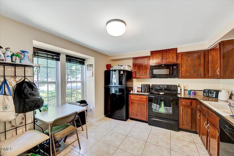 601 Middleton Ave, Cary, NC 27513