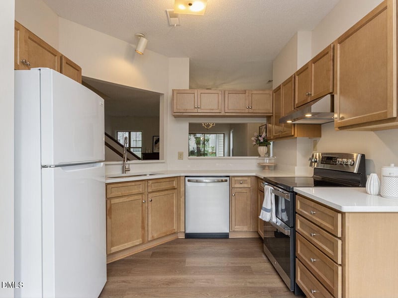 6010 Winterpointe Ln #101, Raleigh, NC 27606