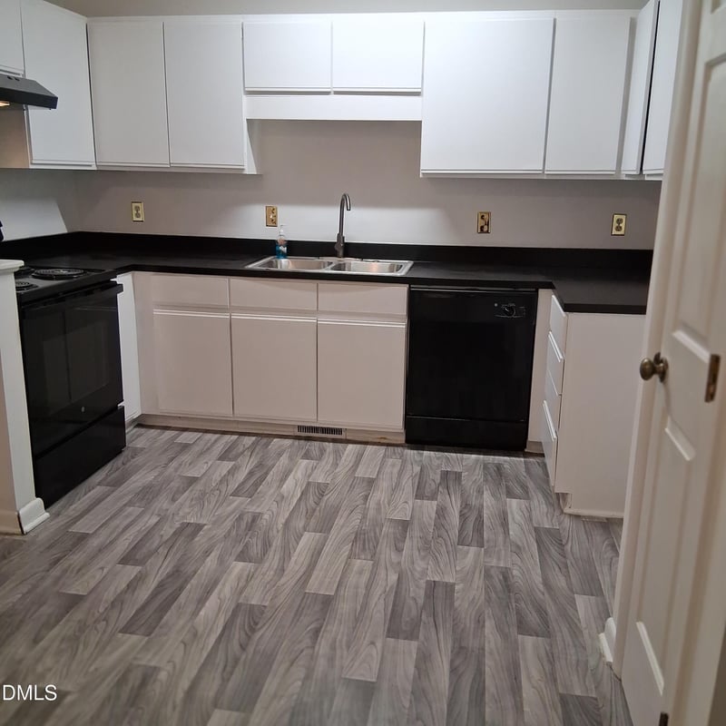 6014 Farm Gate Rd, Raleigh, NC 27606